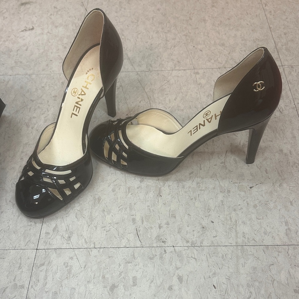 CHANEL Black and Cream Women's Heels